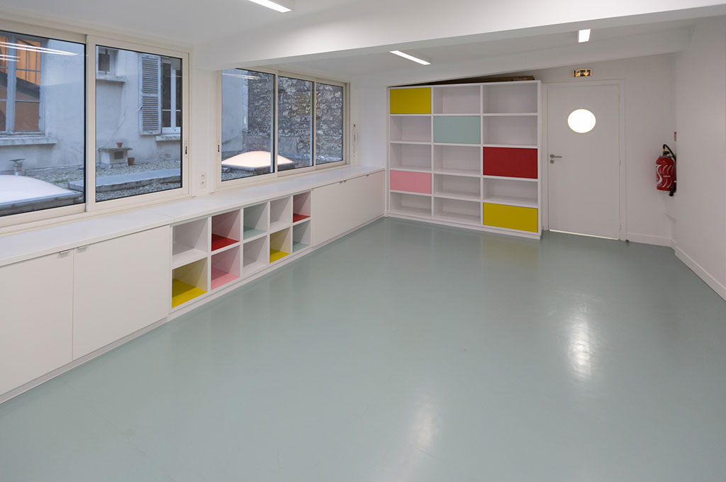 A bright room for classes and birthday parties
